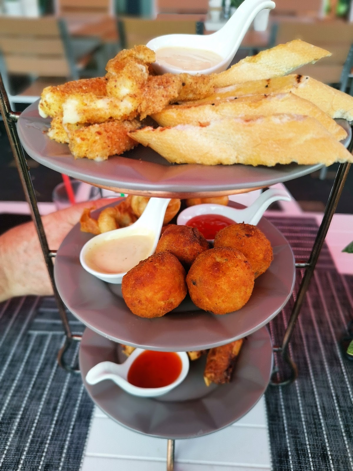 High Rise Eatery