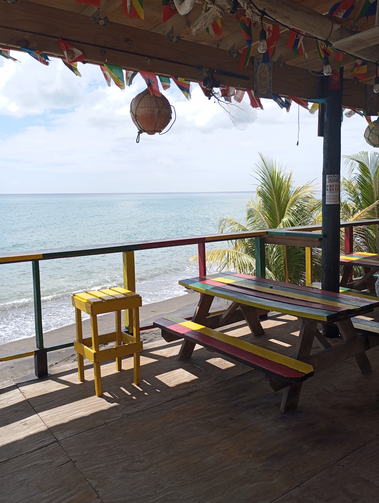 Rum Dawg Beach Bar & Grill