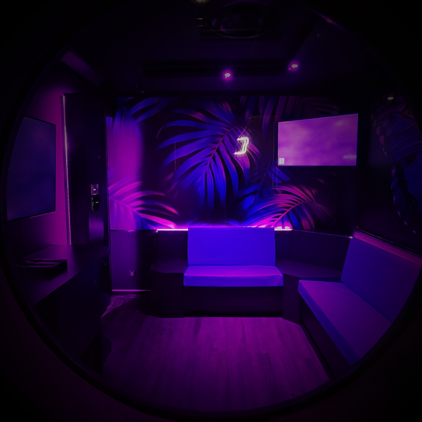 Karaoké Lounge Bar (KLB)